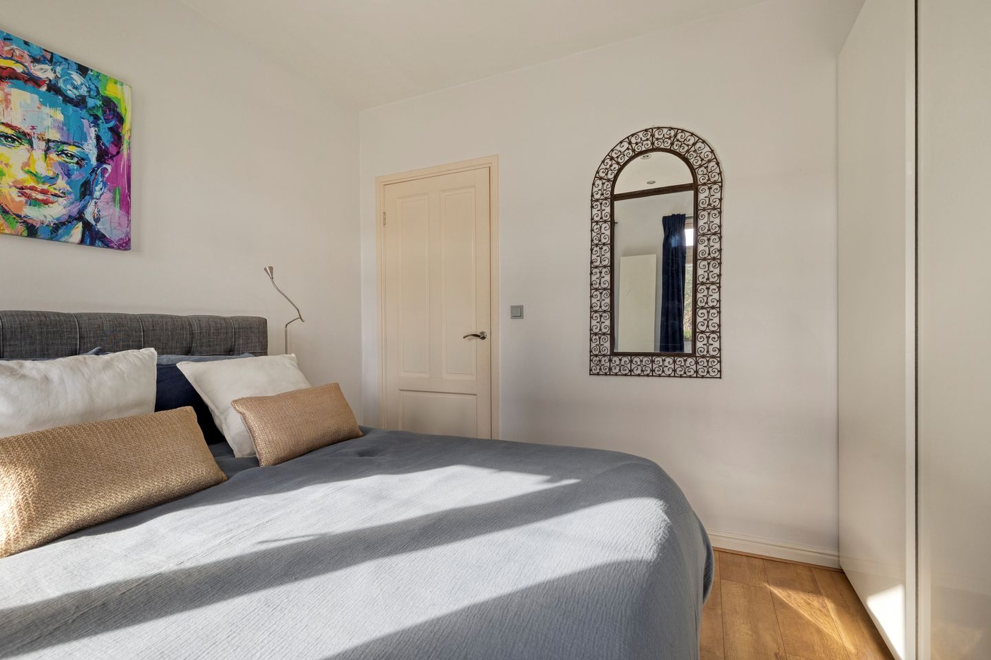 Elegant Renovated Apartment with Water Views — 19