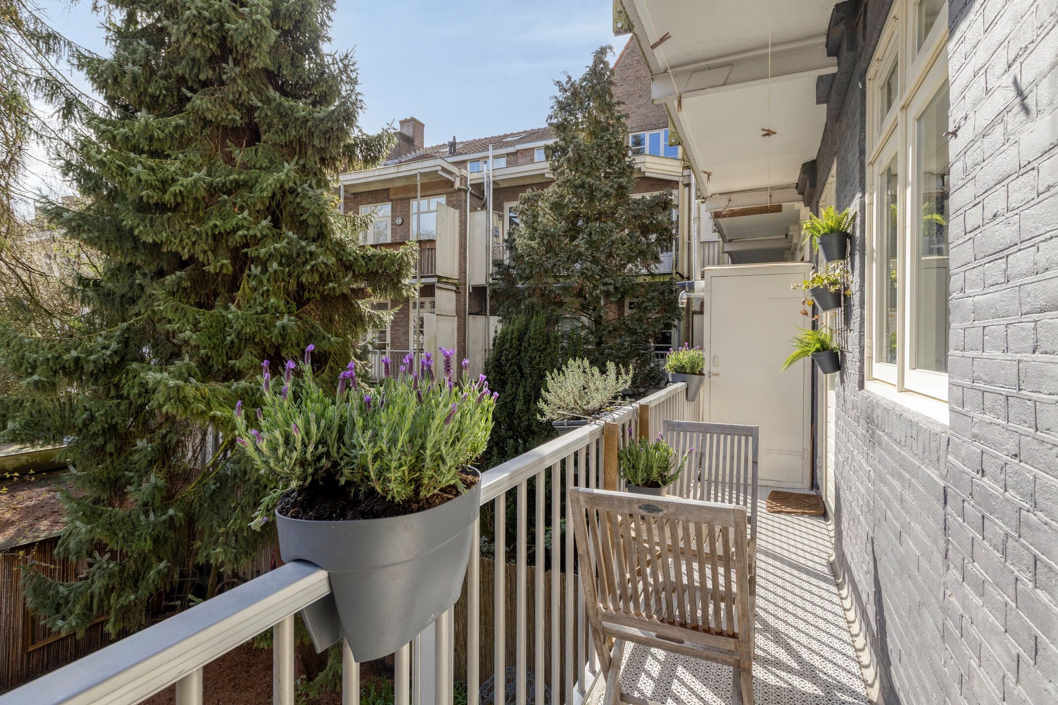 Elegant Renovated Apartment with Water Views — 27