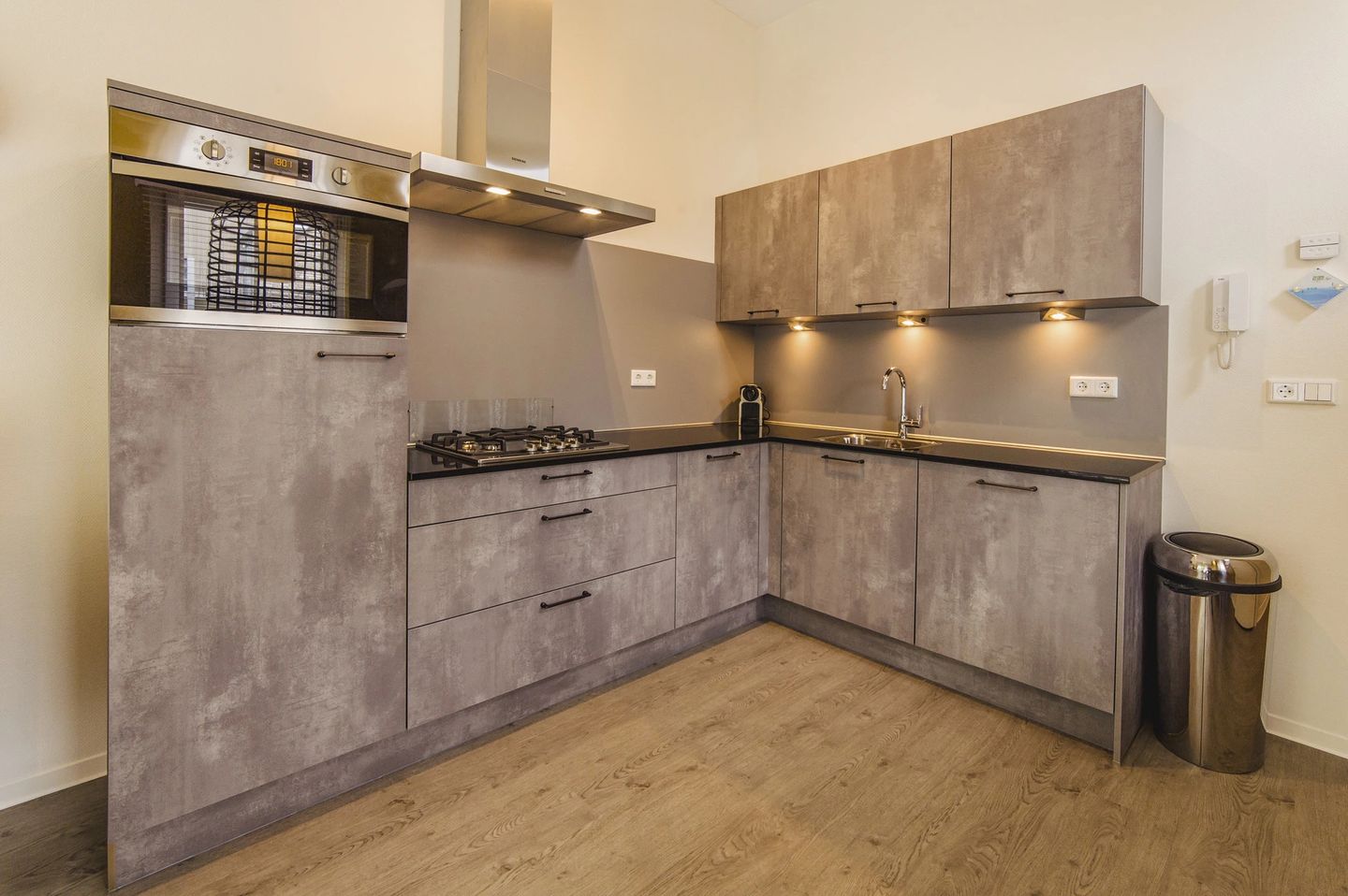 Foto 4 van Het Wilhelmus 18-E
