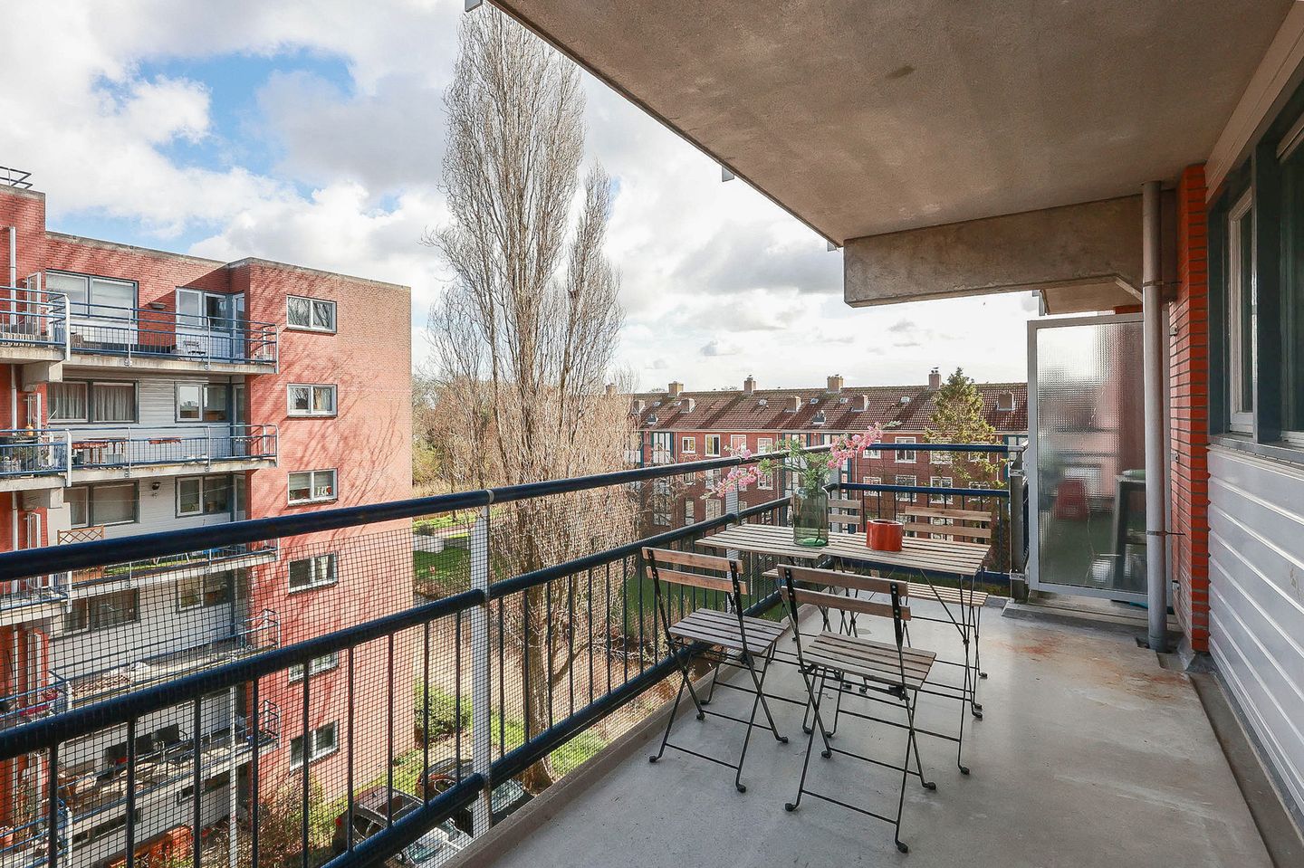 Spacious 3-Room Apartment with Balcony and Parking in Amsterdam — 14