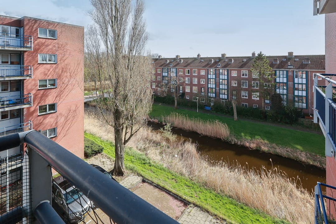 Spacious 3-Room Apartment with Balcony and Parking in Amsterdam — 17