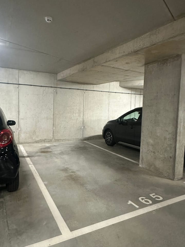 Photo 3 of Parkeerplaats Kwakelkade