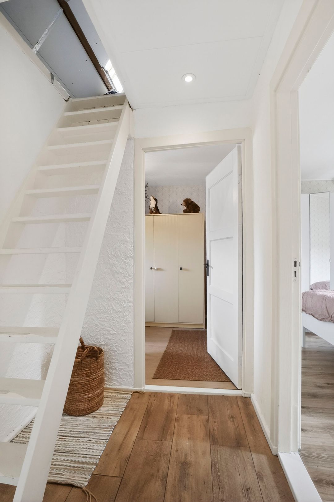 Photo 32 of Asterstraat 8
