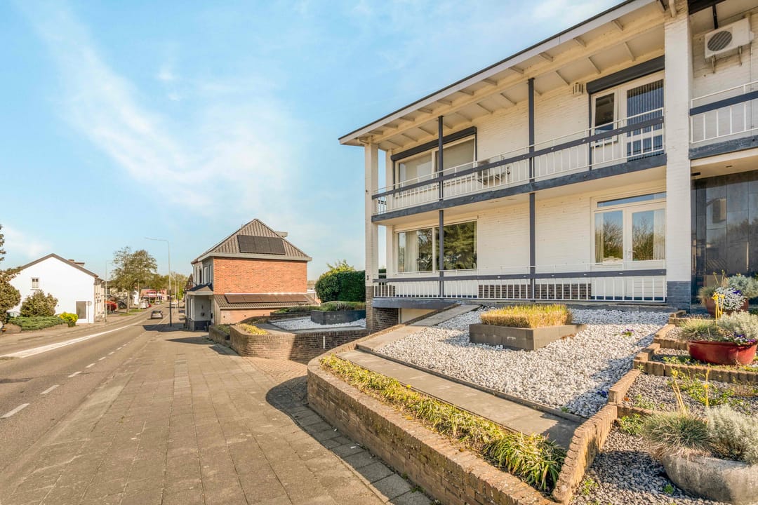 Semi-detached home with spacious kitchen extension and sunny garden in Spaubeek — 31
