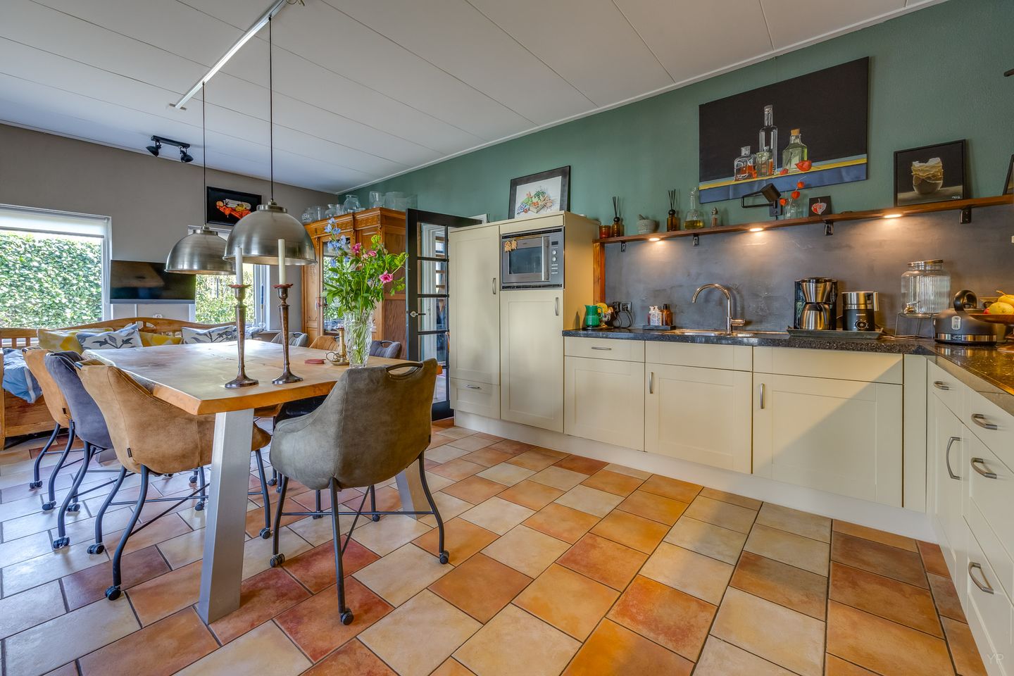 Photo 19 of Eeserstraat 23