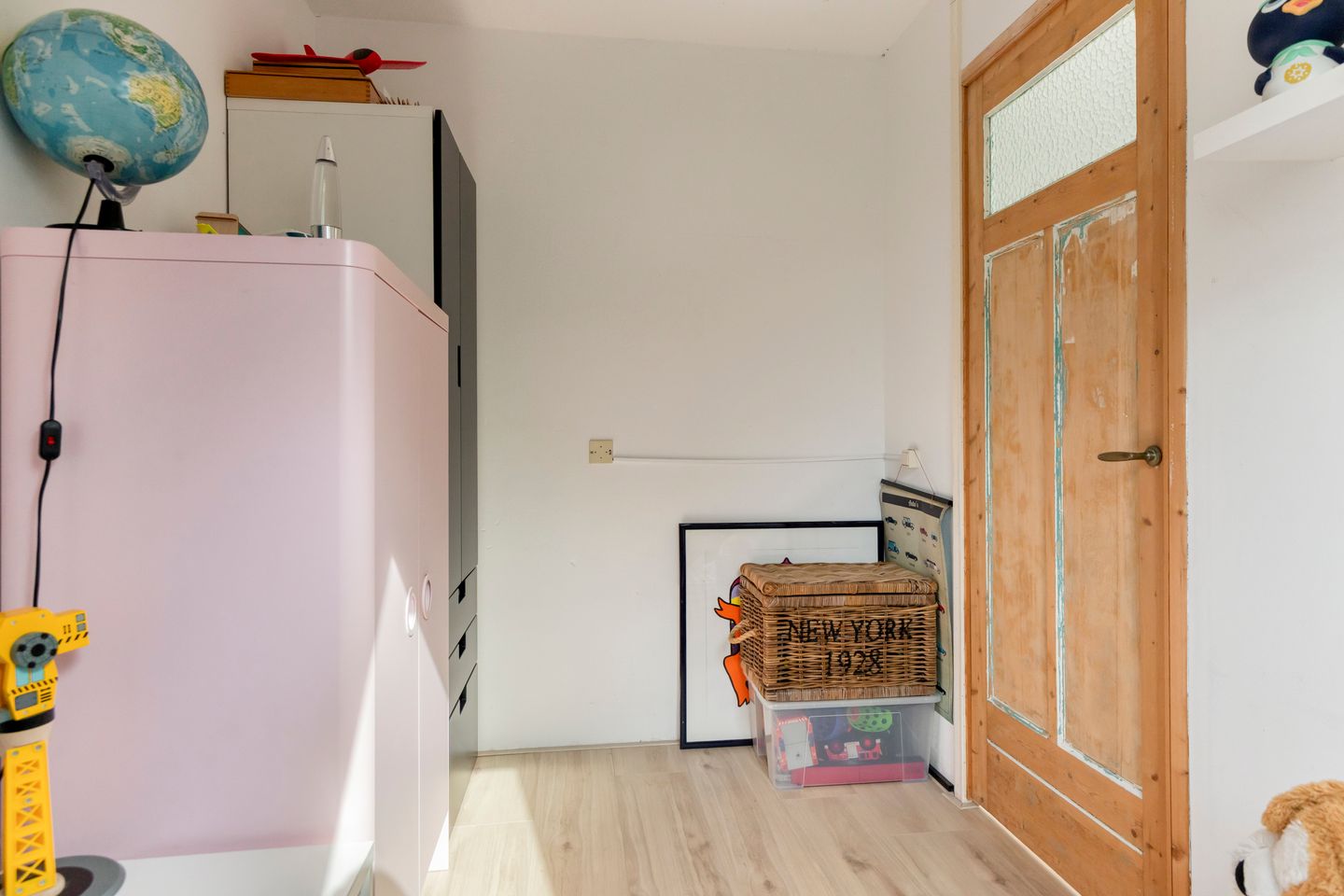 Spacious terraced house with water-side garden in Rotterdam Zevenkamp — 14