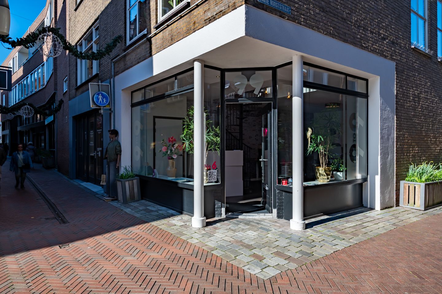 View photo 2 of Papegaaistraat 6