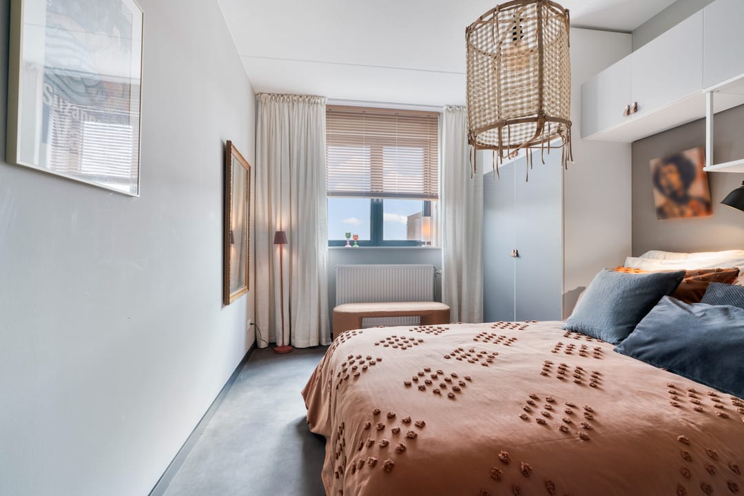 Grand Townhouse with Panoramic Views Over the Waal River — 47
