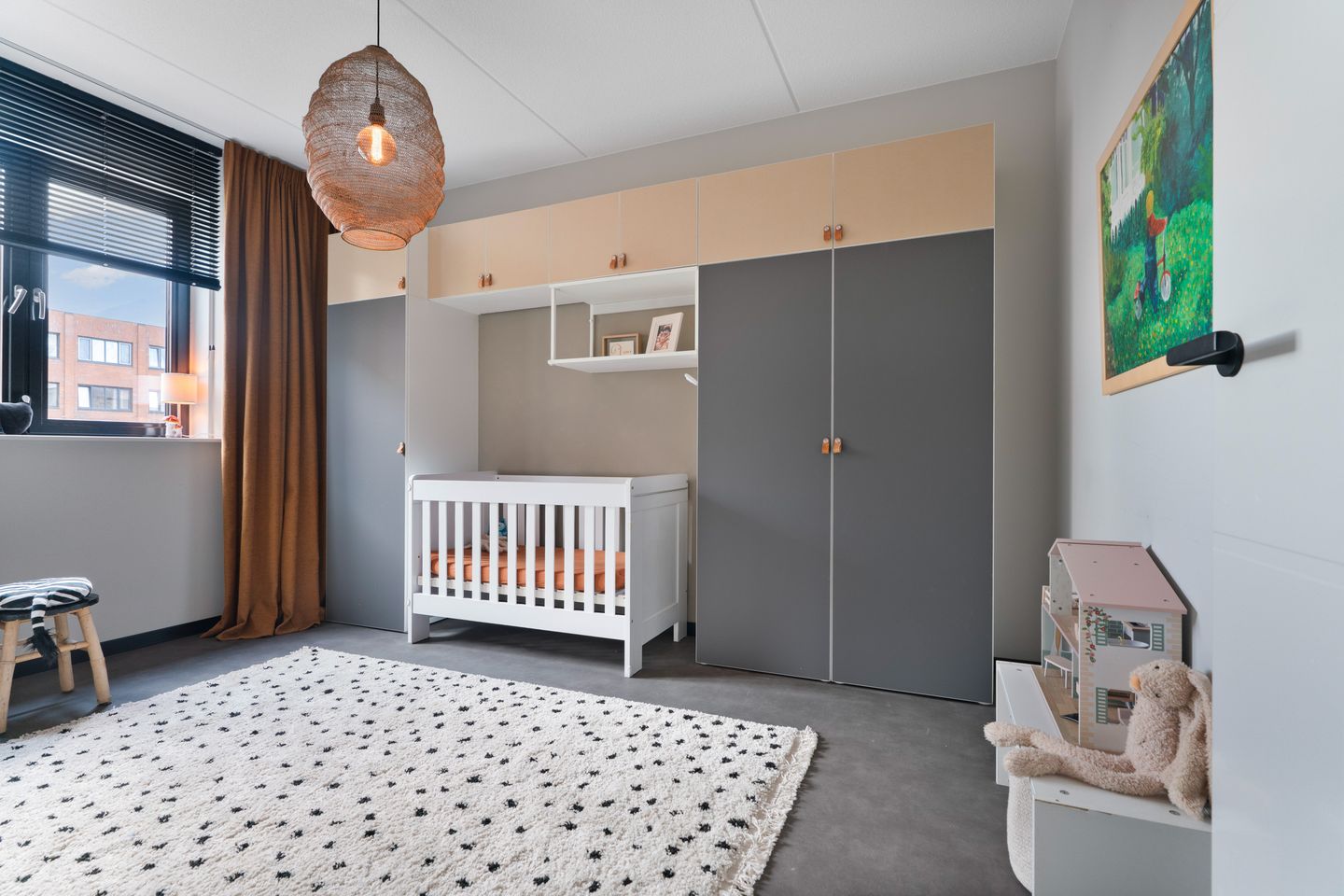 Grand Townhouse with Panoramic Views Over the Waal River — 35