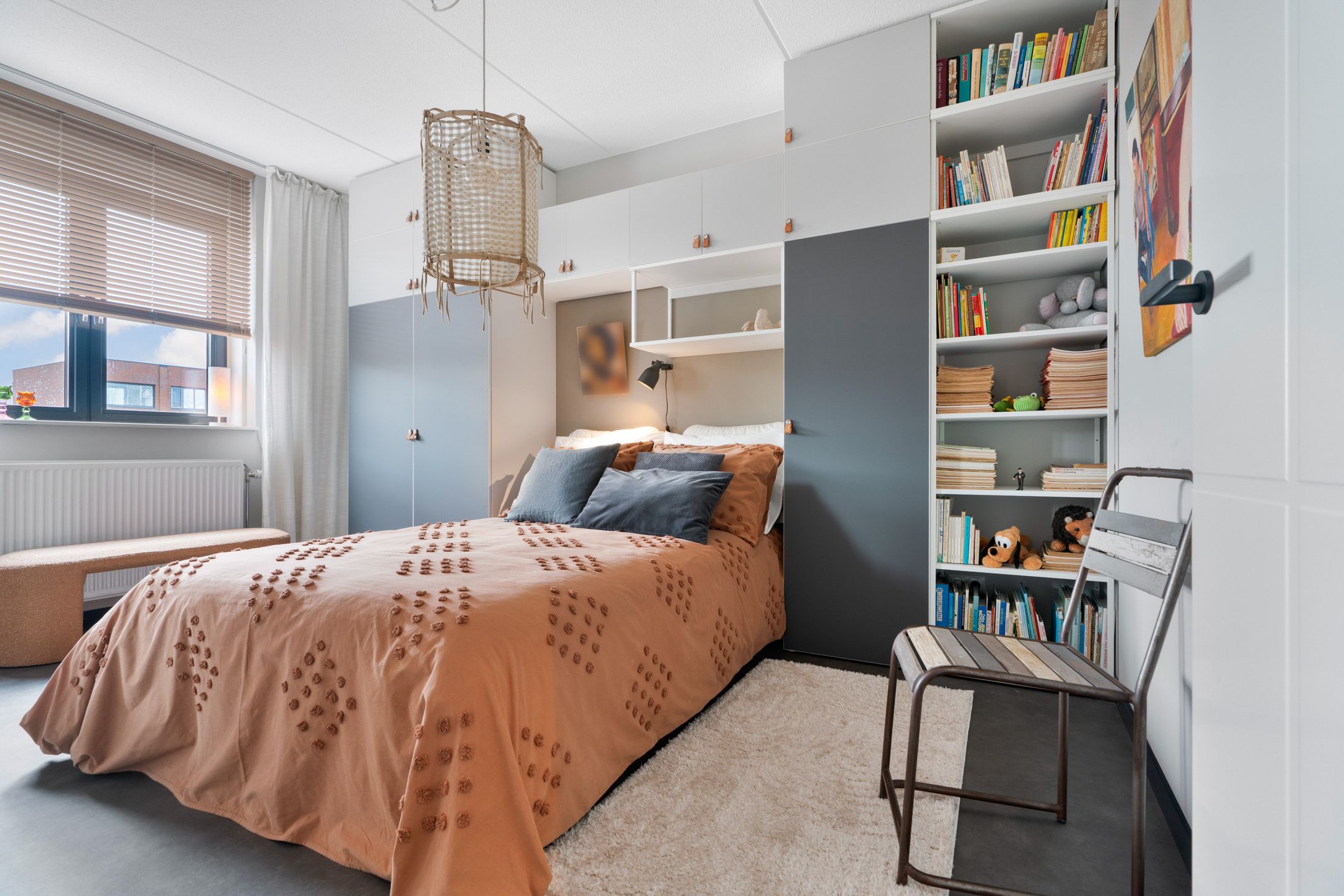 Grand Townhouse with Panoramic Views Over the Waal River — 48