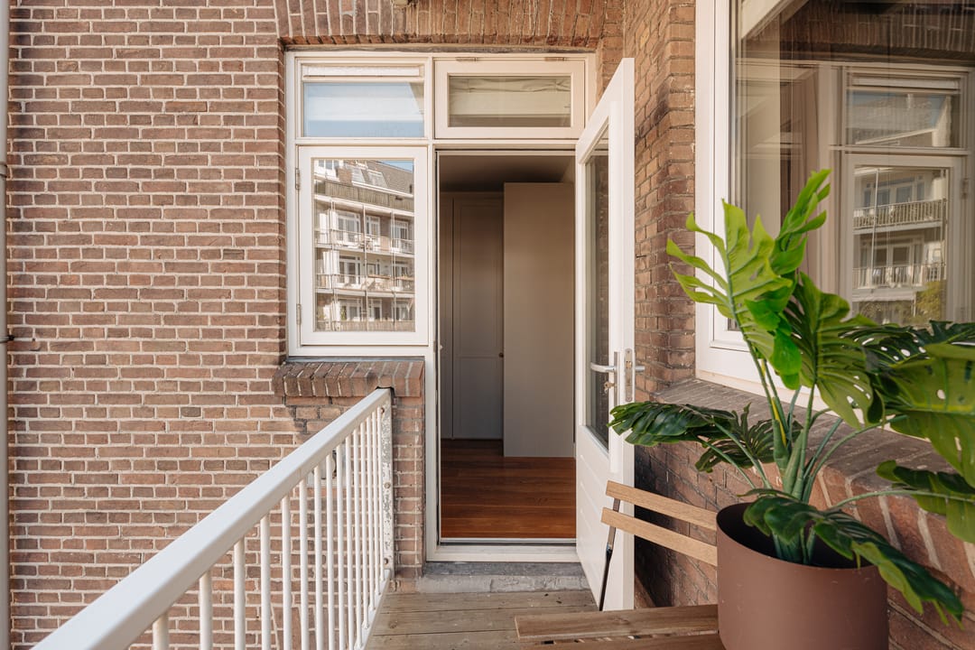 The Bay Window: Spacious Apartment with Vondelpark Views — 23