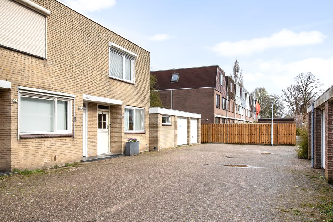 Photo 31 of Van den Berghlaan 295