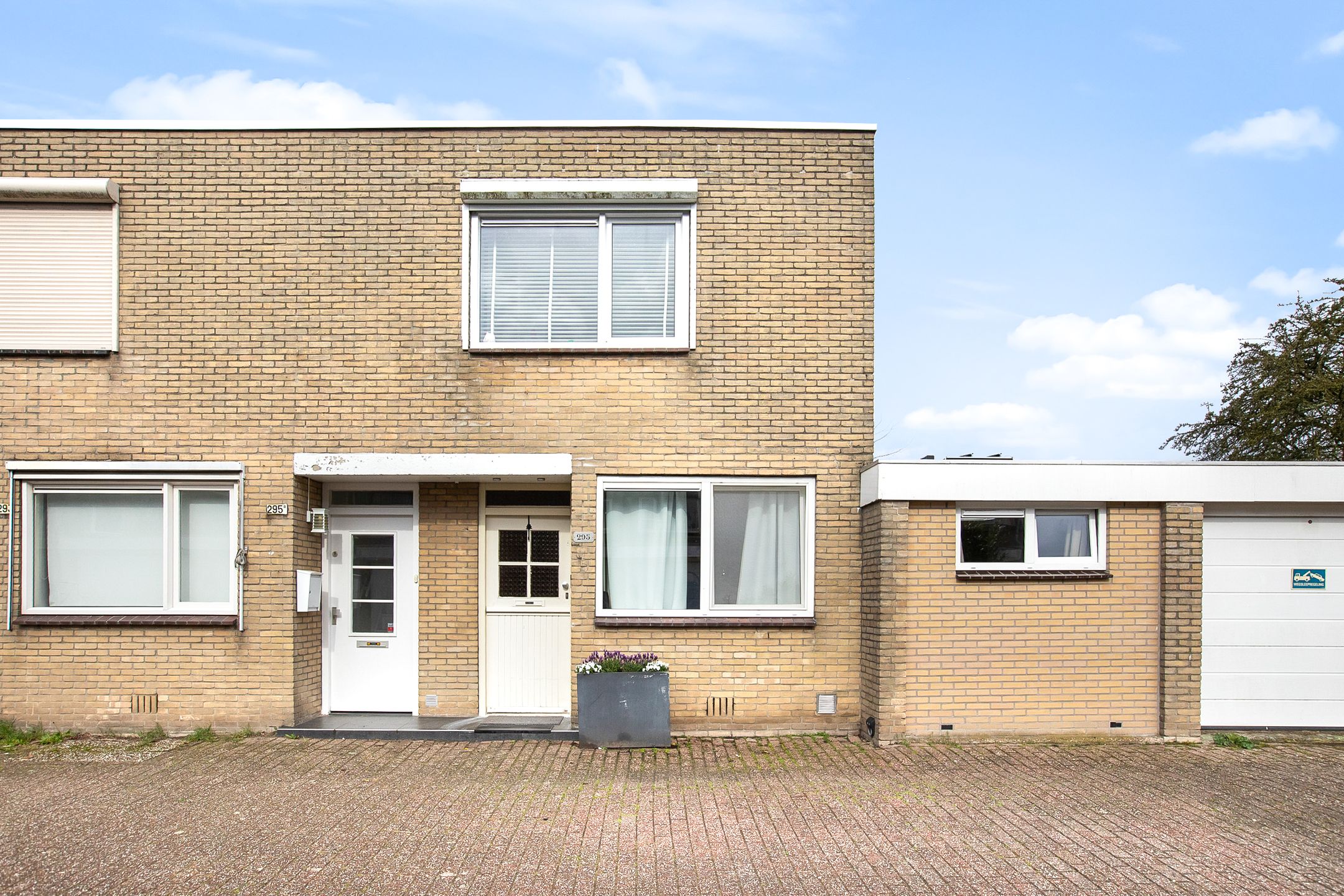 Photo 6 of Van den Berghlaan 295