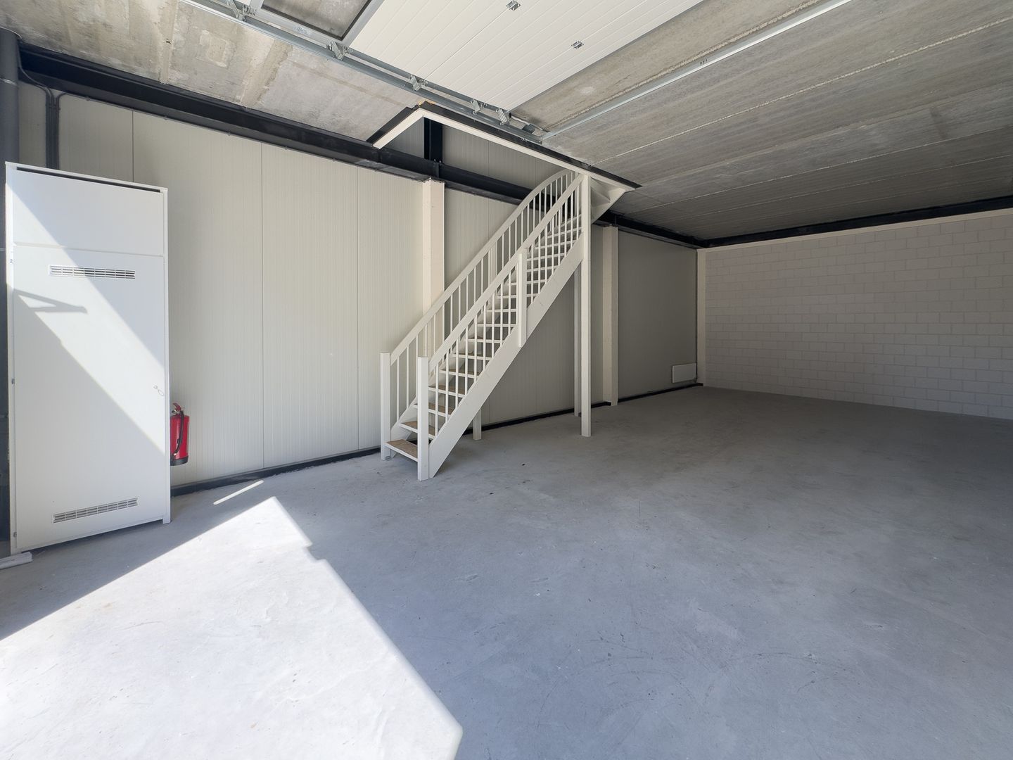 View photo 2 of Steur 410