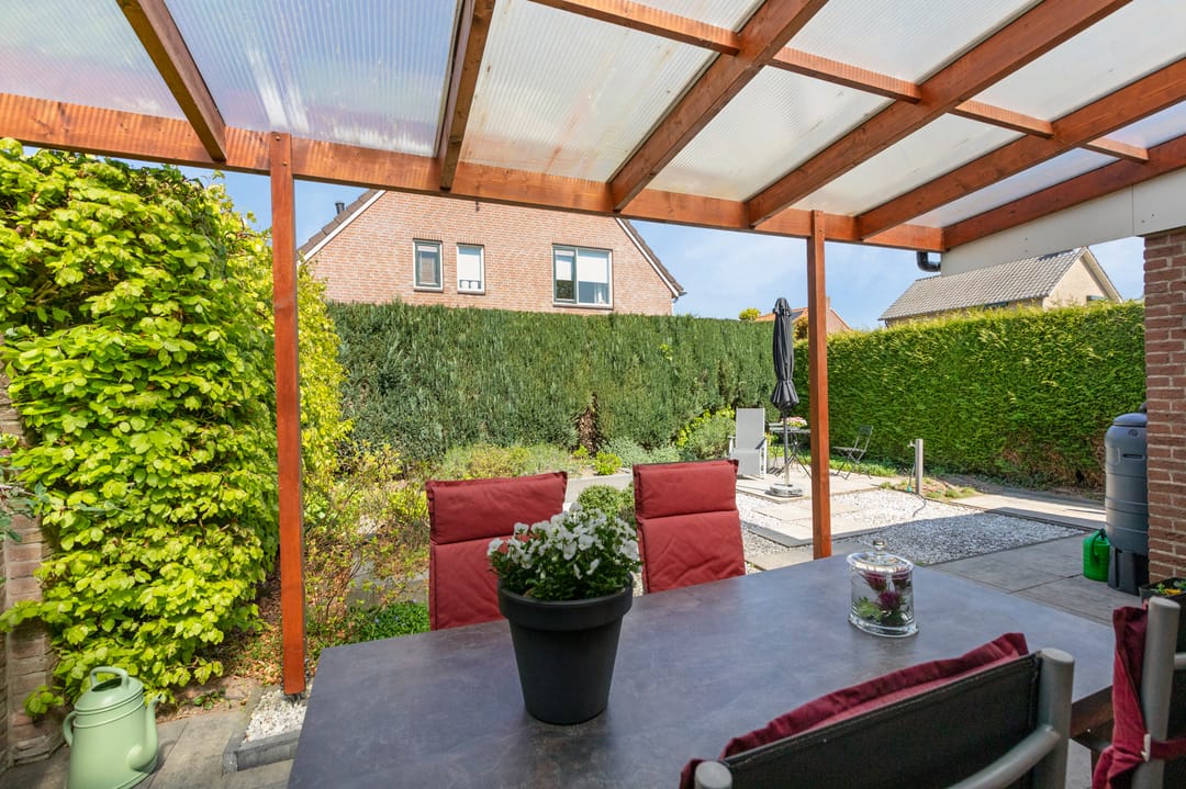 Charming Semi-Detached Home with Luxury Kitchen, Garage and Solar Panels in Stokkum — 32
