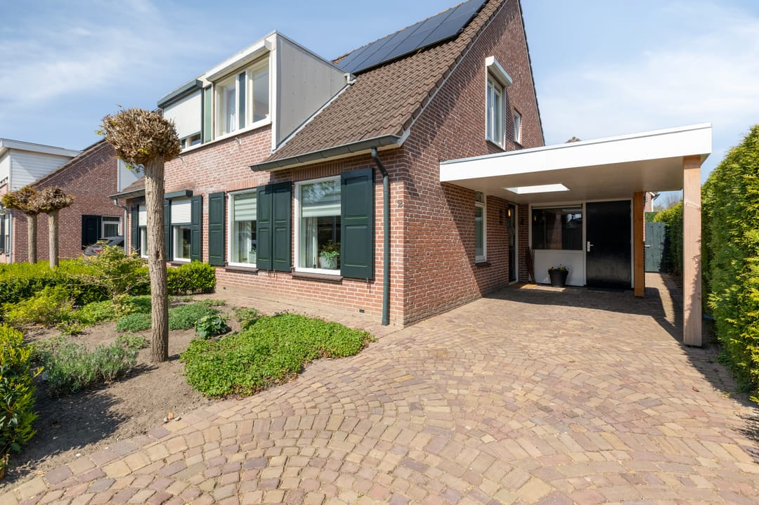 Charming Semi-Detached Home with Luxury Kitchen, Garage and Solar Panels in Stokkum — 8