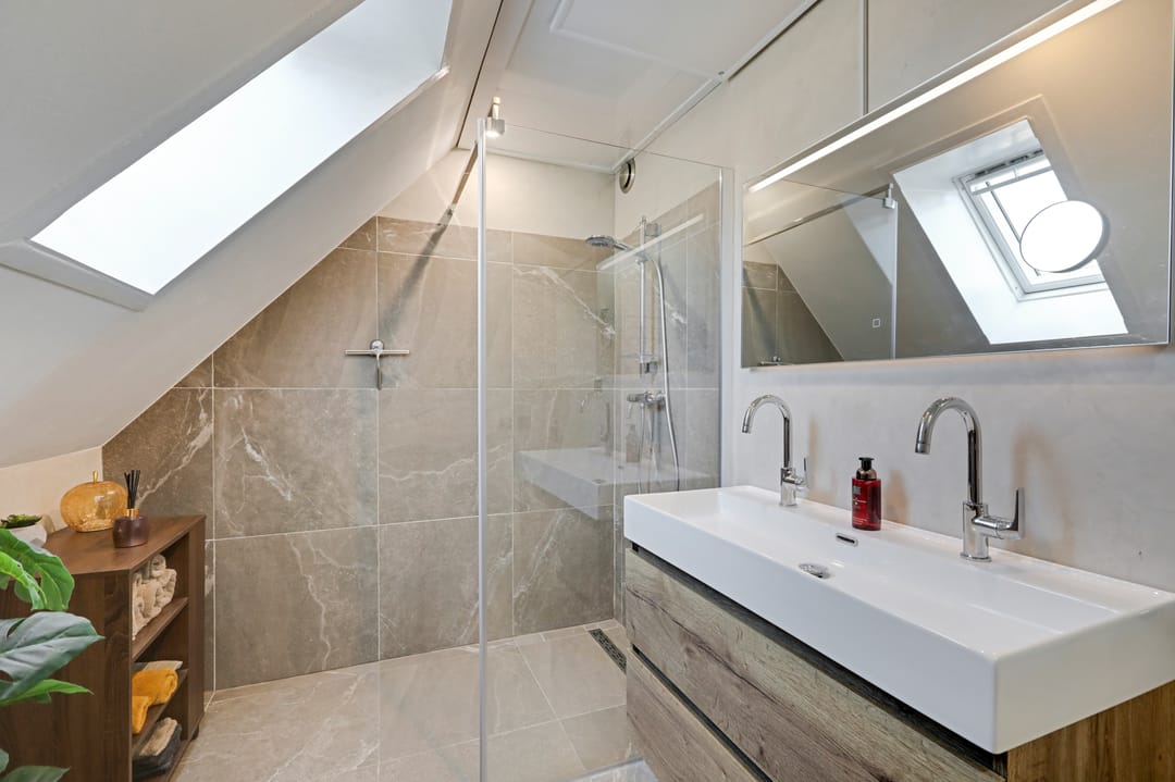 Charming Semi-Detached Home with Luxury Kitchen, Garage and Solar Panels in Stokkum — 26