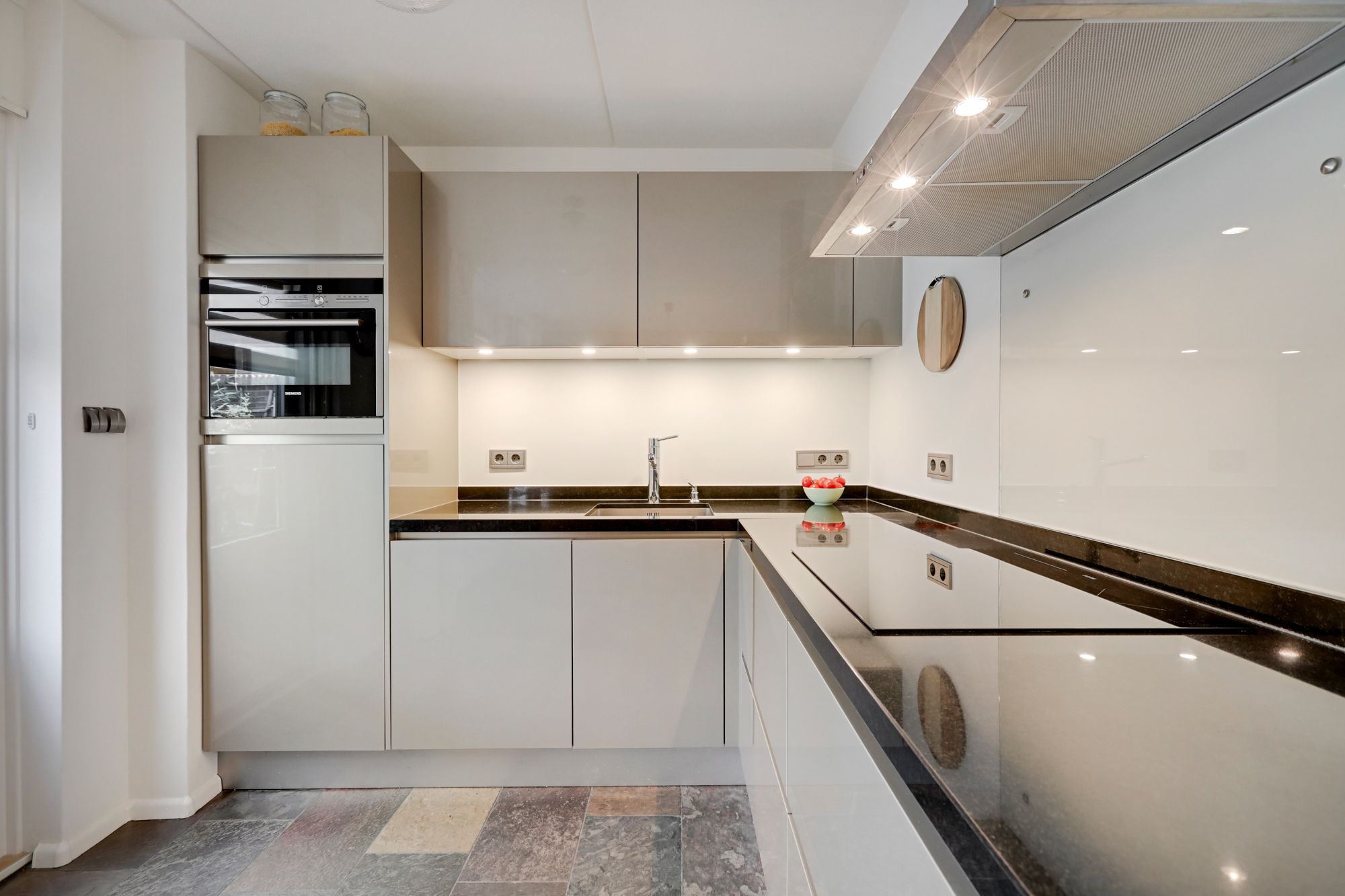 Charming Semi-Detached Home with Luxury Kitchen, Garage and Solar Panels in Stokkum — 18