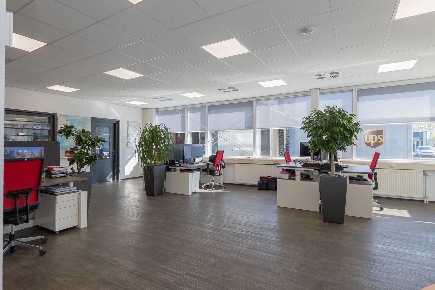 Bekijk foto 3 van Produktieweg 14