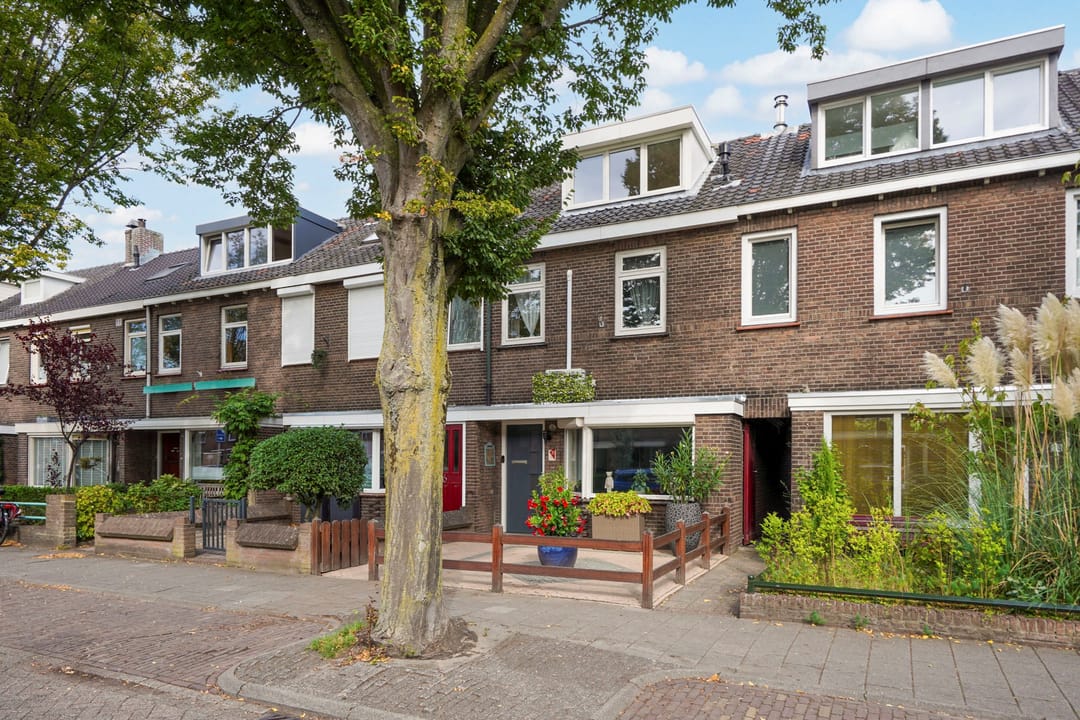 Photo 37 of Deken Botsstraat 8