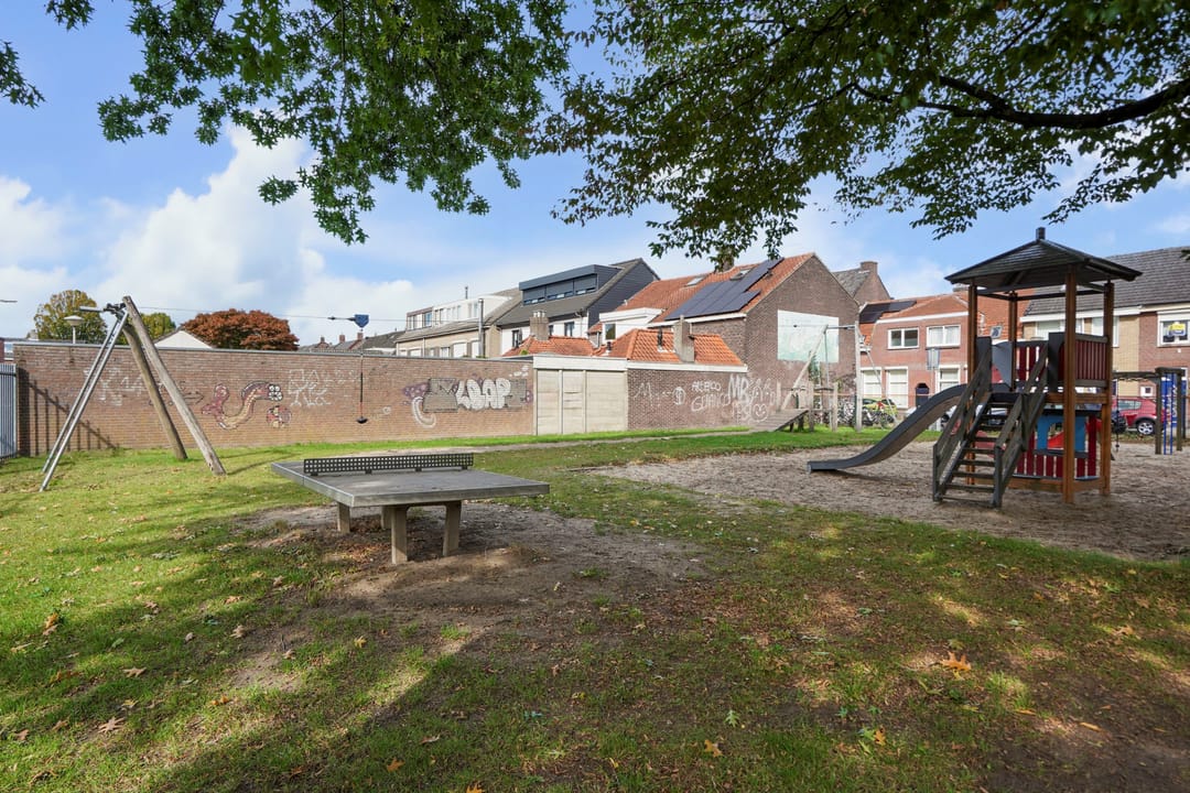 Photo 41 of Deken Botsstraat 8