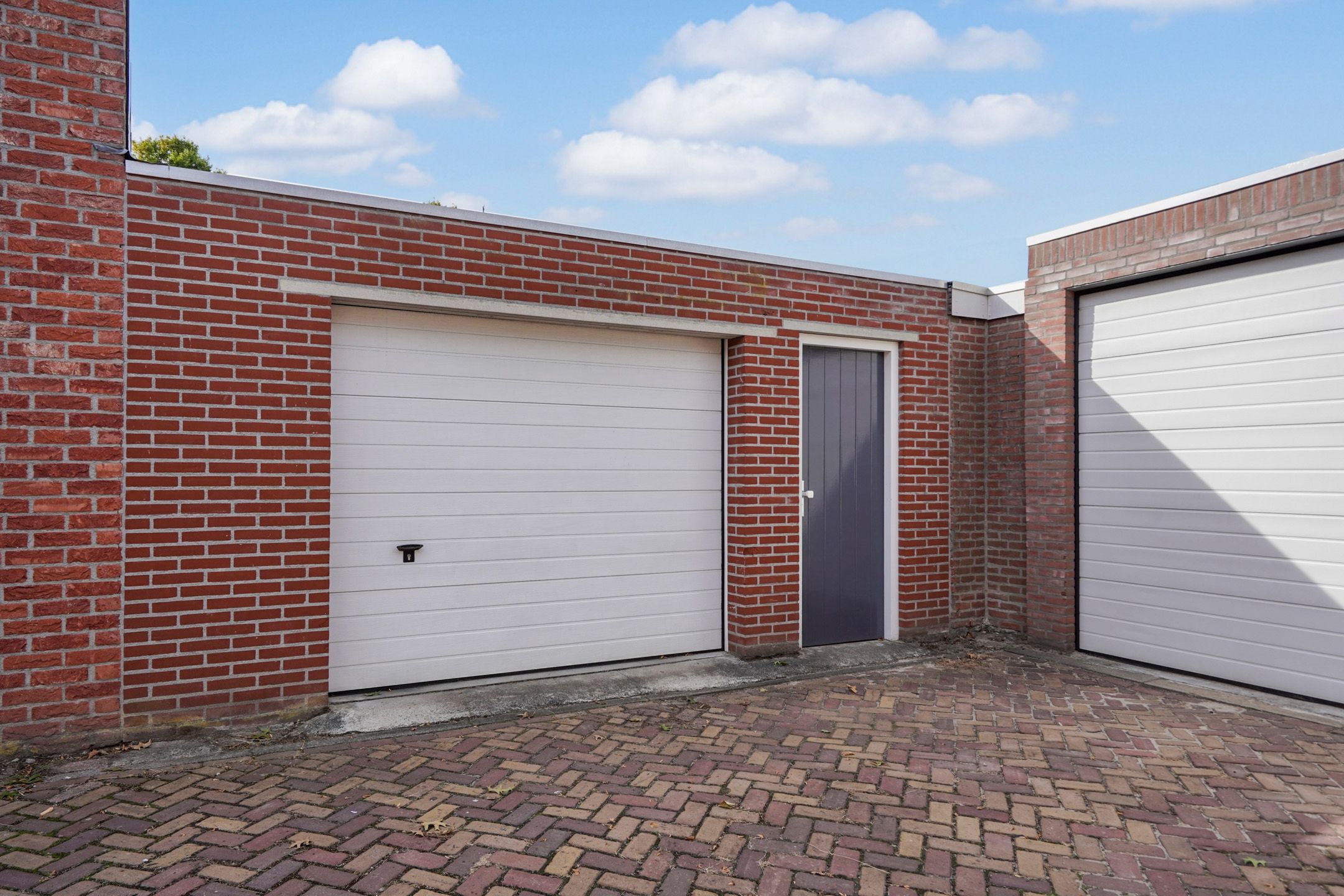Photo 36 of Deken Botsstraat 8
