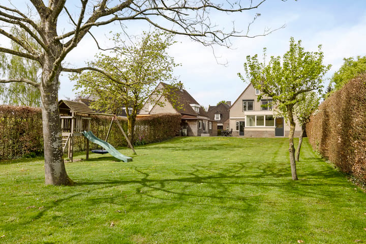 Photo 2 of Heuvelwijkstraat 6