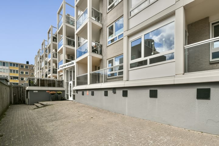 Photo 4 of Dr Joh G Mezgerstraat 37