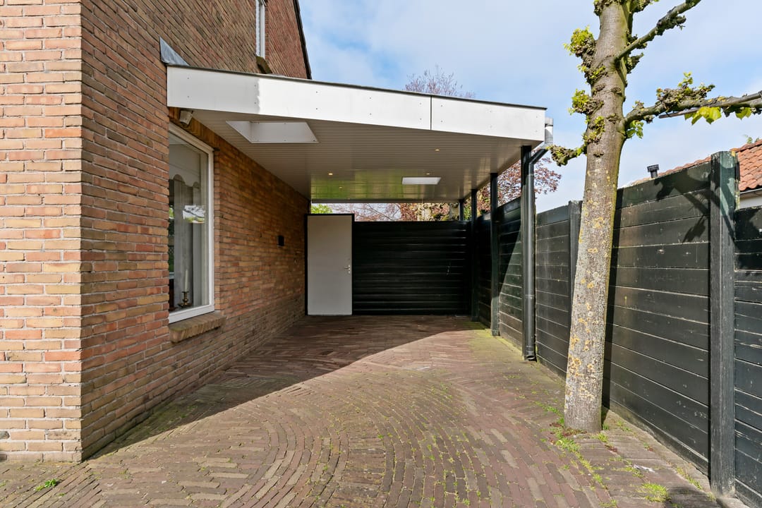 Photo 28 of Van den Vondellaan 32