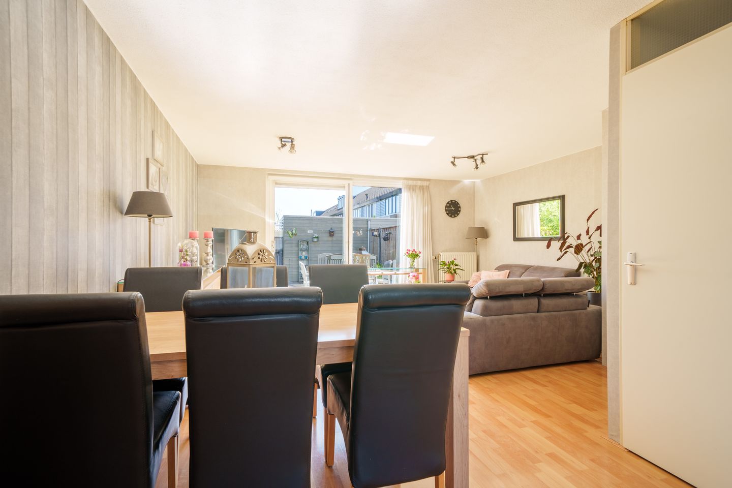 Photo 10 of Clare Lennartstraat 9