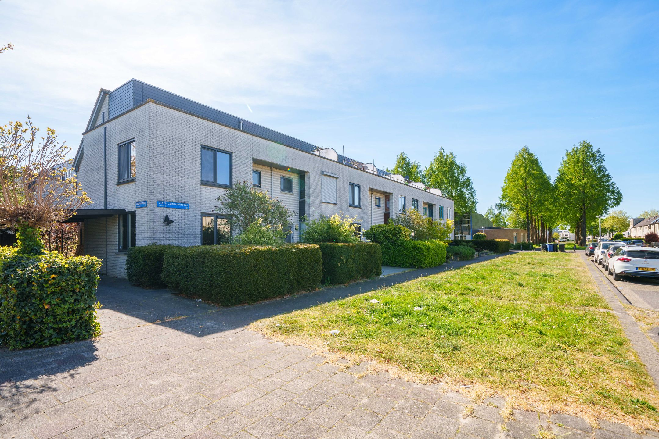 Photo 42 of Clare Lennartstraat 9