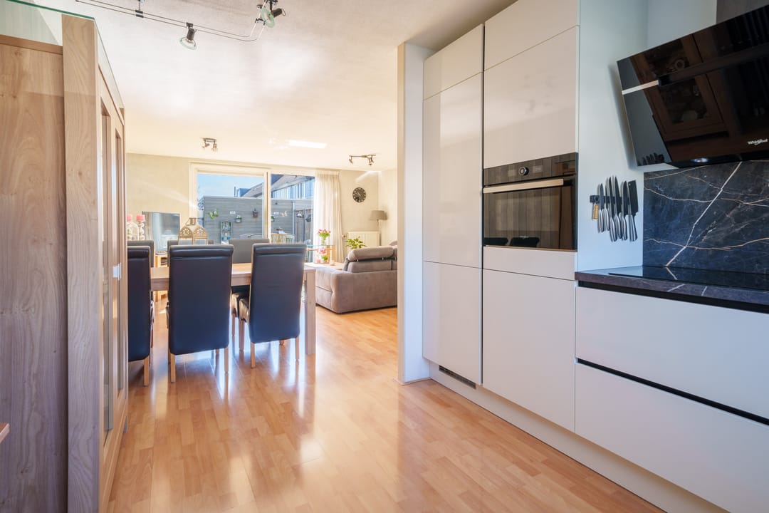 Photo 8 of Clare Lennartstraat 9