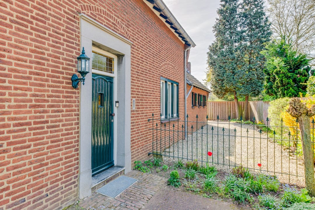 Photo 7 of Veestraat 19
