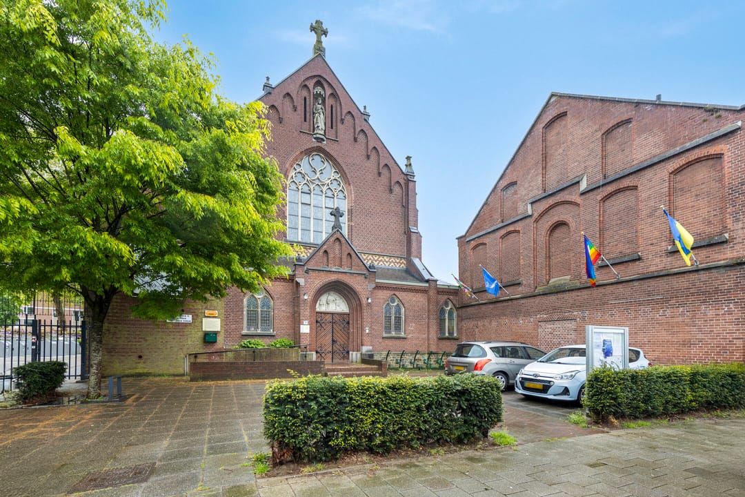 Historic Art Nouveau Mansion with Endless Possibilities in Roermond — 43