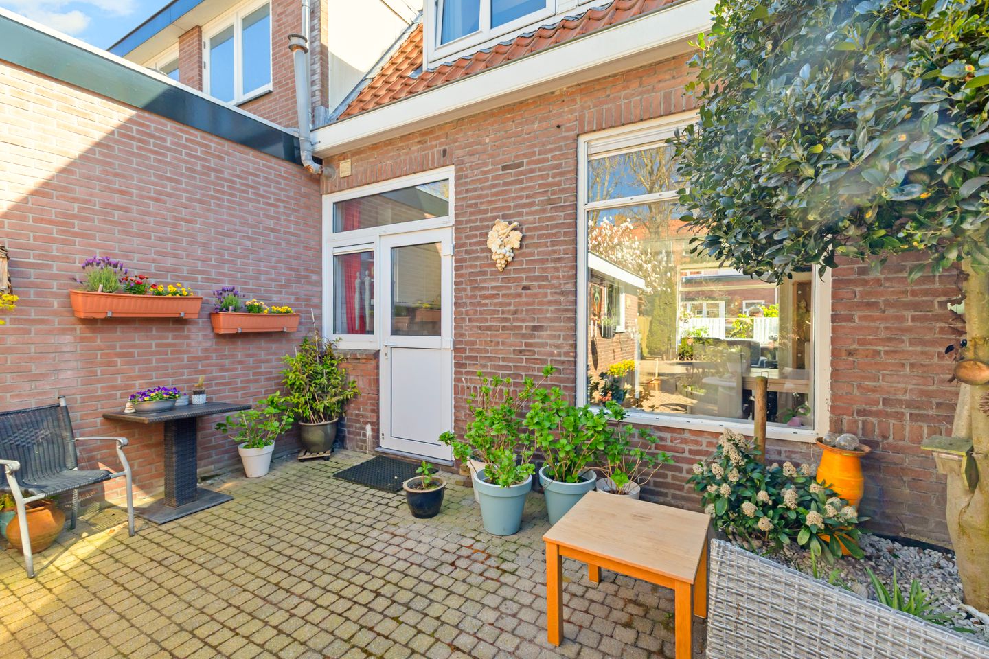 Charming 1935 family home with authentic details and deep garden near city center — 29