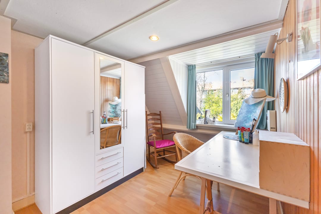 Charming 1935 family home with authentic details and deep garden near city center — 22