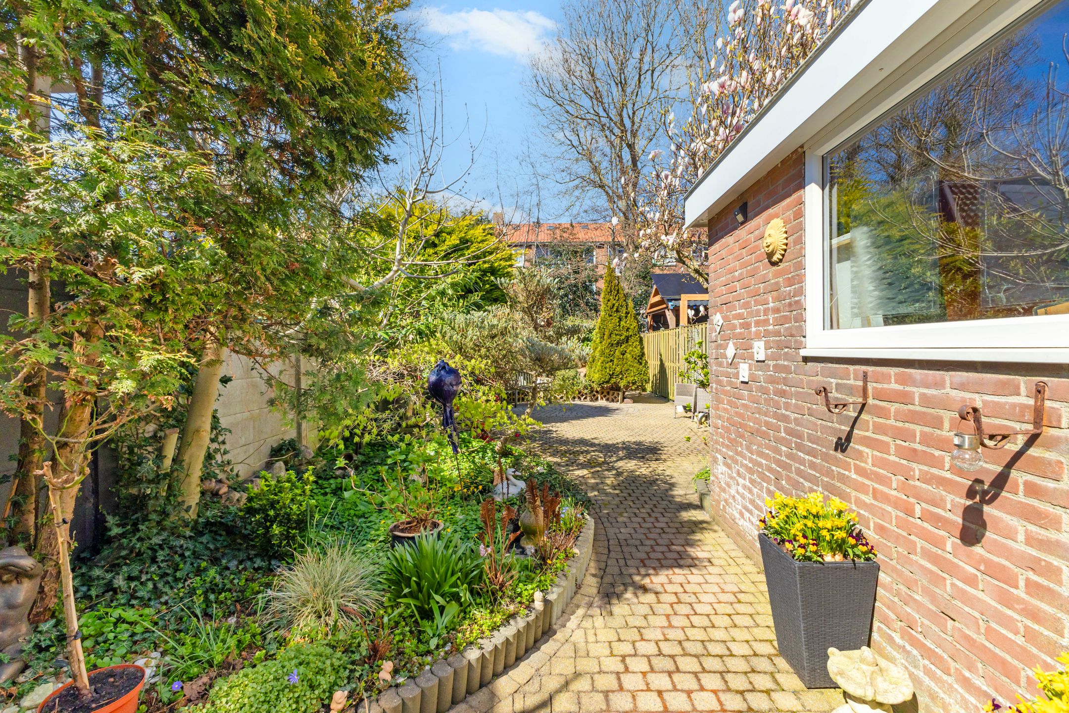 Charming 1935 family home with authentic details and deep garden near city center — 30