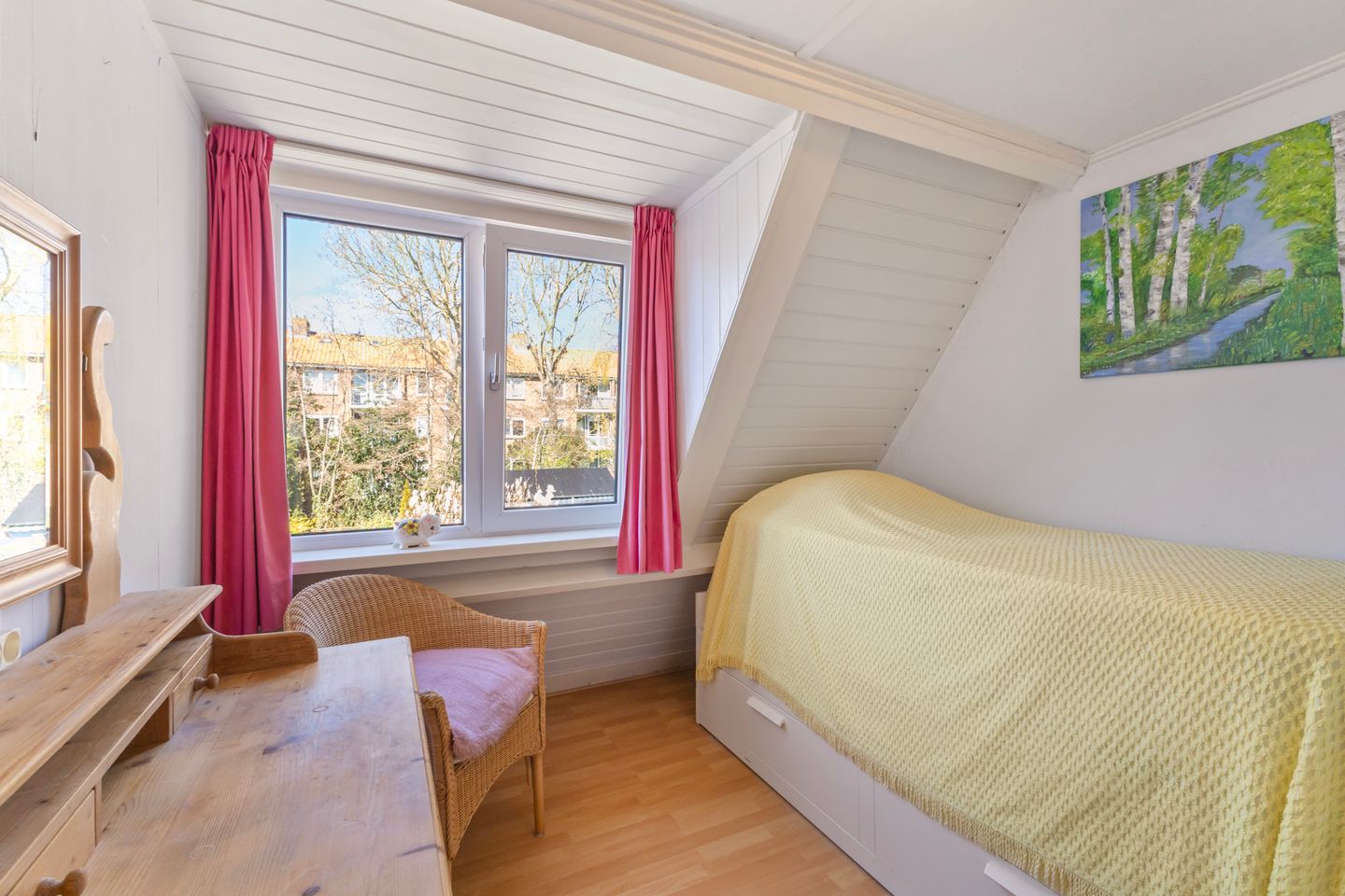 Charming 1935 family home with authentic details and deep garden near city center — 20