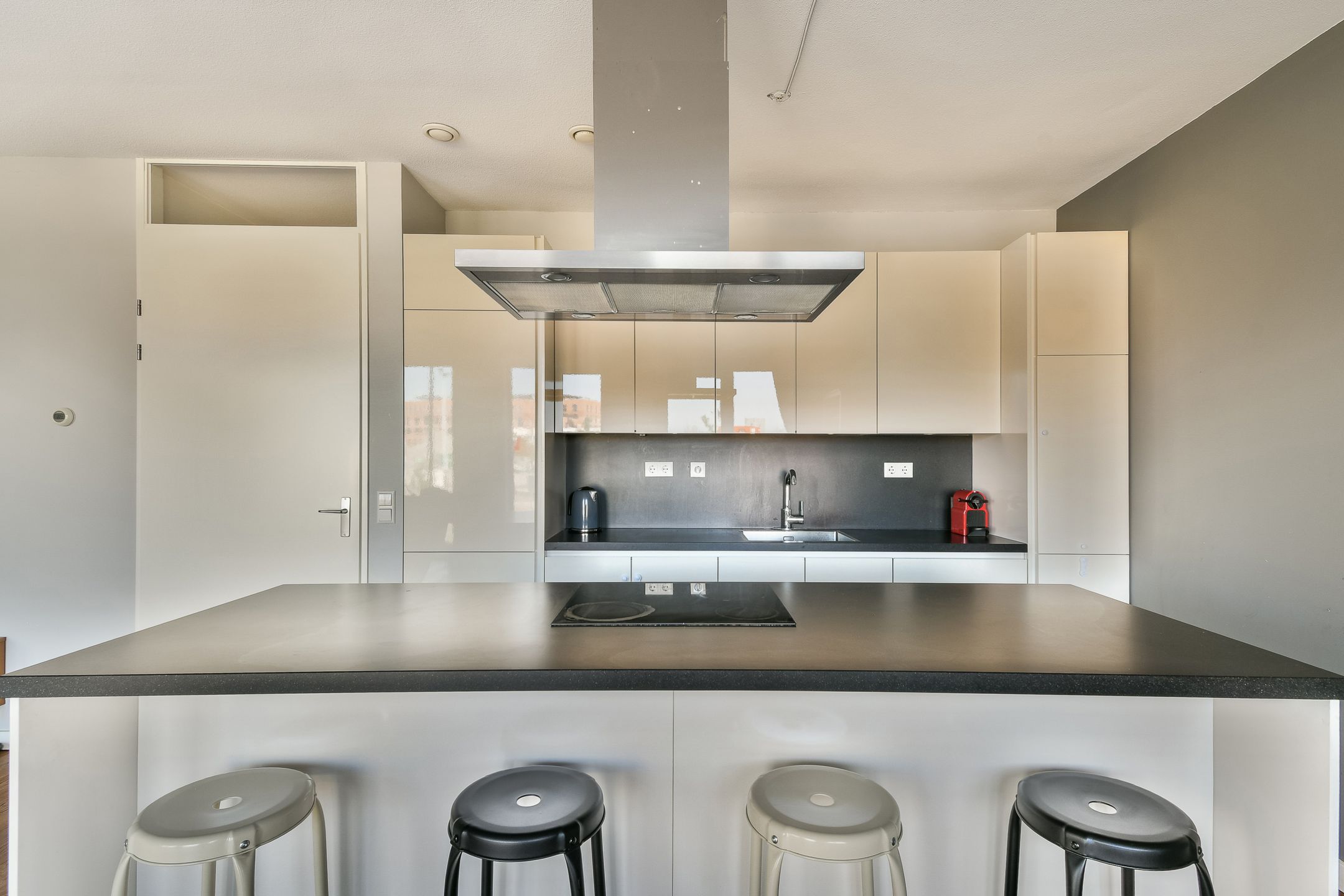 Photo 3 of Mary van der Sluisstraat 358-A