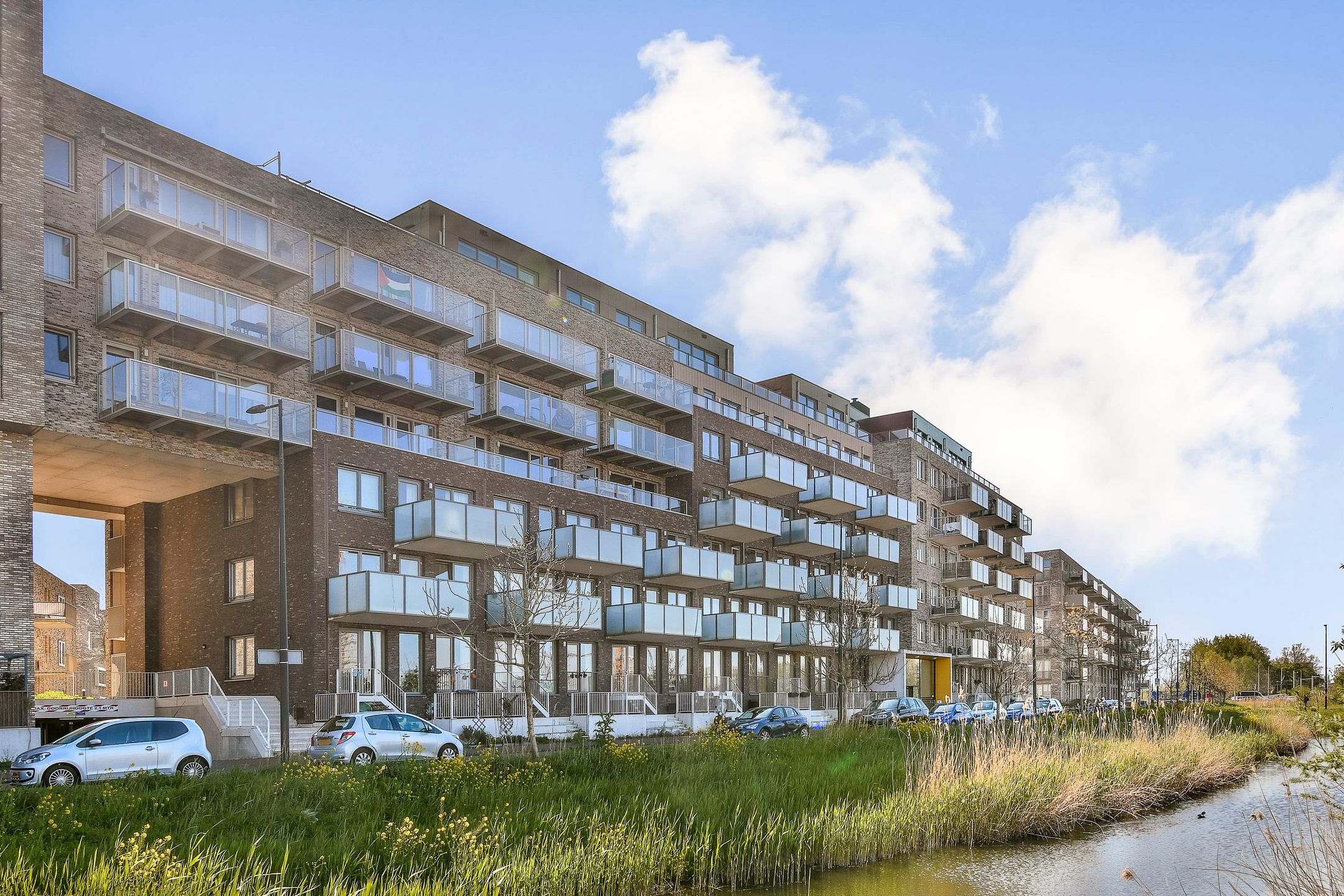 Photo 24 of Mary van der Sluisstraat 358-A