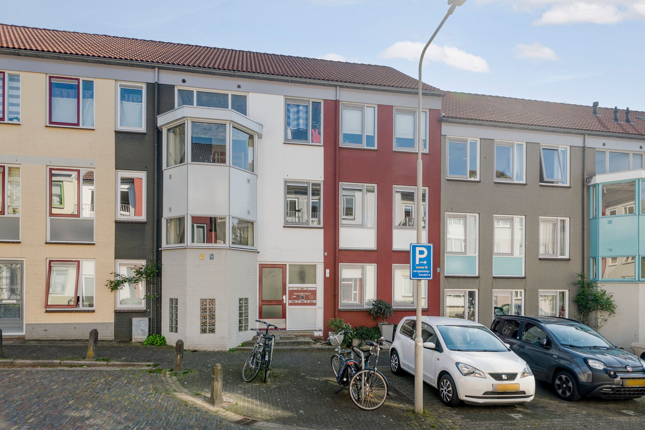 Photo 27 of Van Hasseltstraat 74