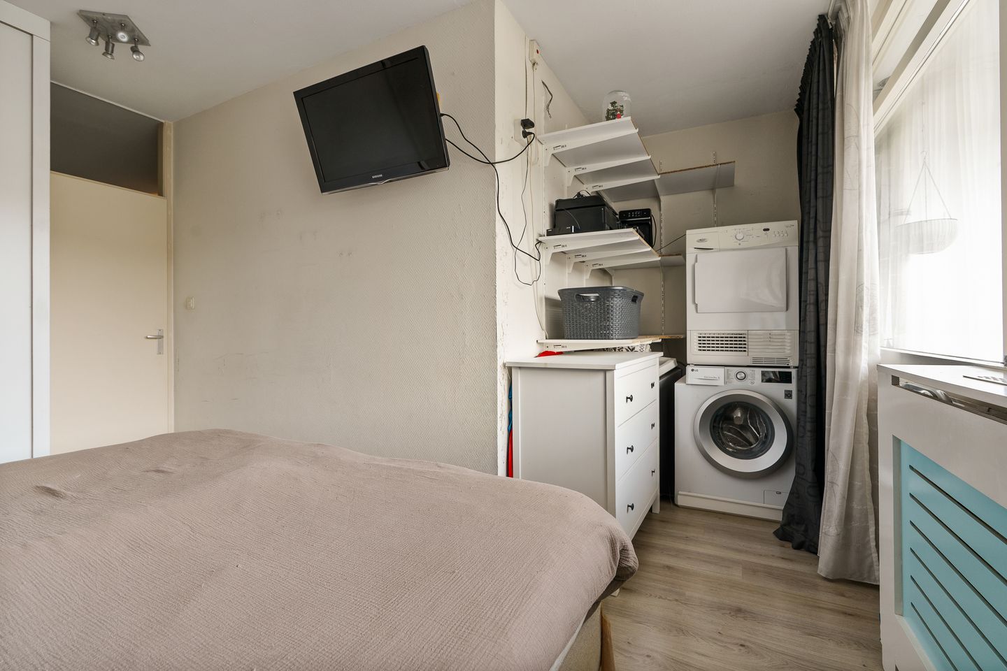 Spacious 3-bedroom apartment with large balcony in quiet Maarssen neighborhood — 25