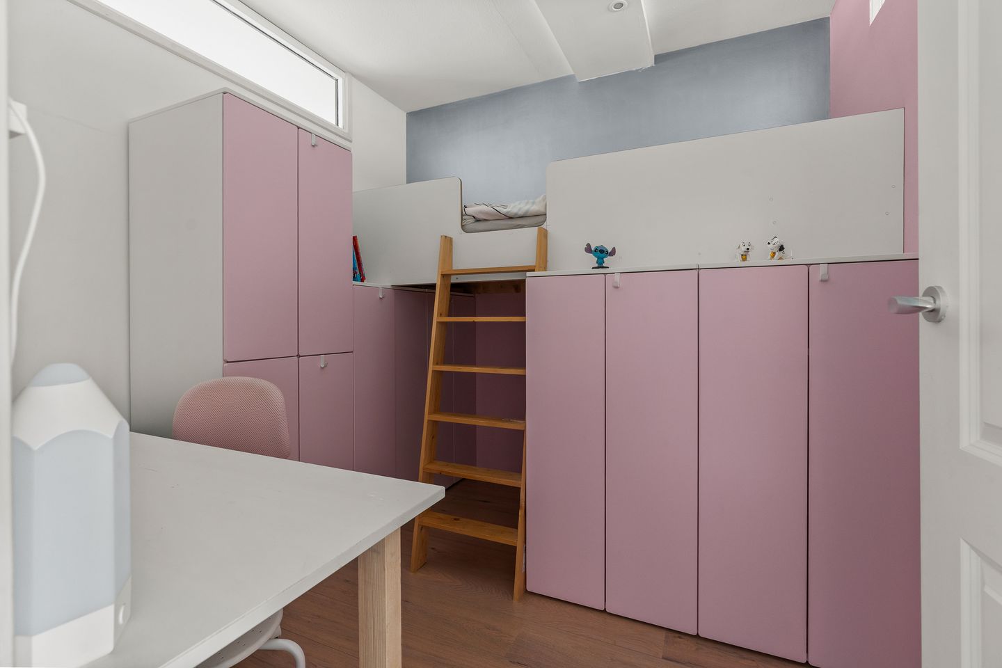 Spacious 3-bedroom apartment with large balcony in quiet Maarssen neighborhood — 19
