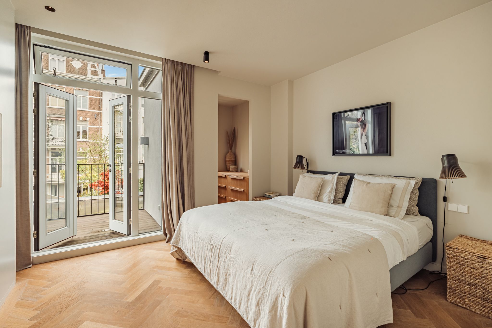 Photo 21 of Van Breestraat 44