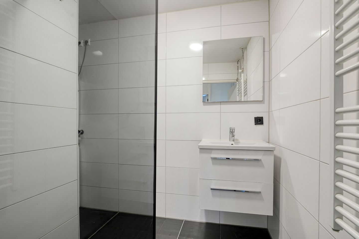 Affordable Move-in Ready Apartment with Two Bedrooms in Green Purmerend Neighborhood — 19