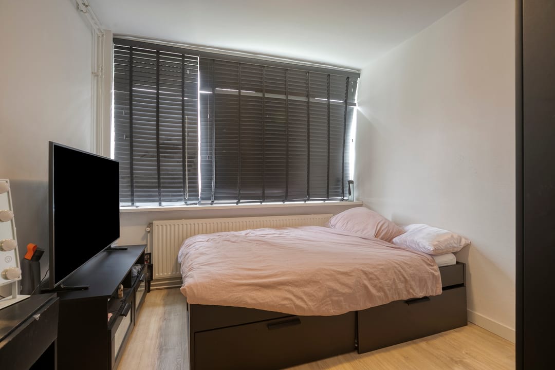 Affordable Move-in Ready Apartment with Two Bedrooms in Green Purmerend Neighborhood — 16