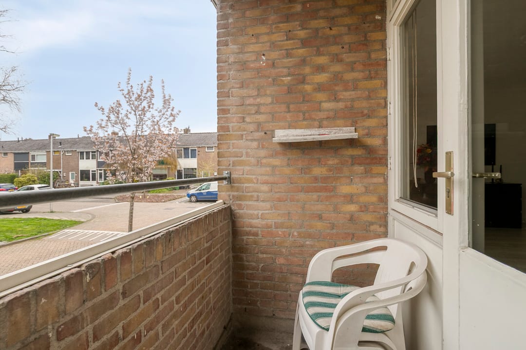 Affordable Move-in Ready Apartment with Two Bedrooms in Green Purmerend Neighborhood — 22