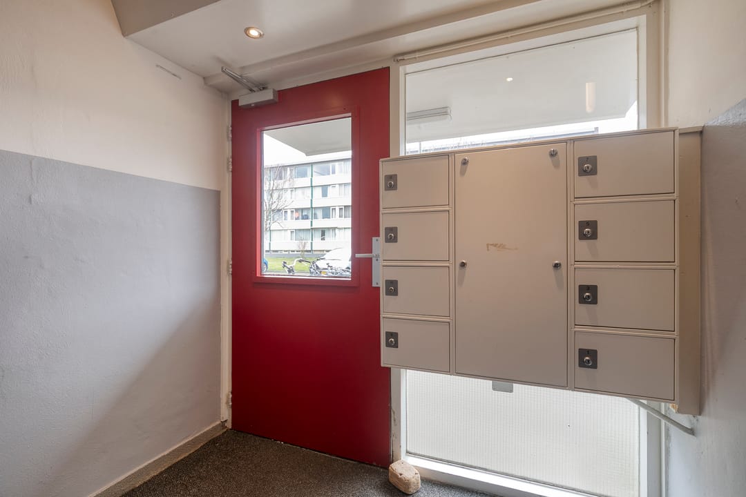 Affordable Move-in Ready Apartment with Two Bedrooms in Green Purmerend Neighborhood — 26