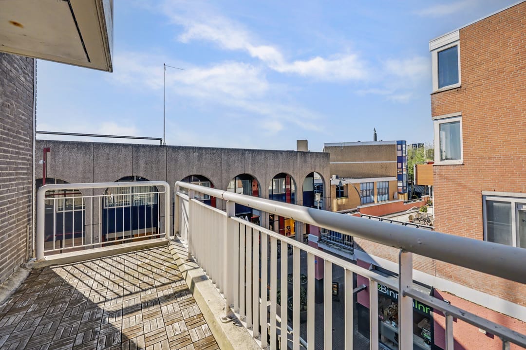 Charming 2-Room Apartment with Balcony in Lelystad Centre — 23