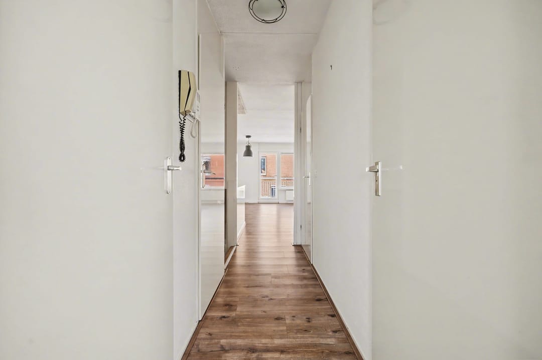 Charming 2-Room Apartment with Balcony in Lelystad Centre — 17